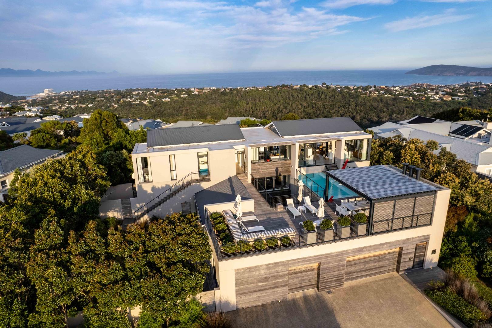 6 Bedroom House to rent in Brackenridge Estate 8436 Brakenridge