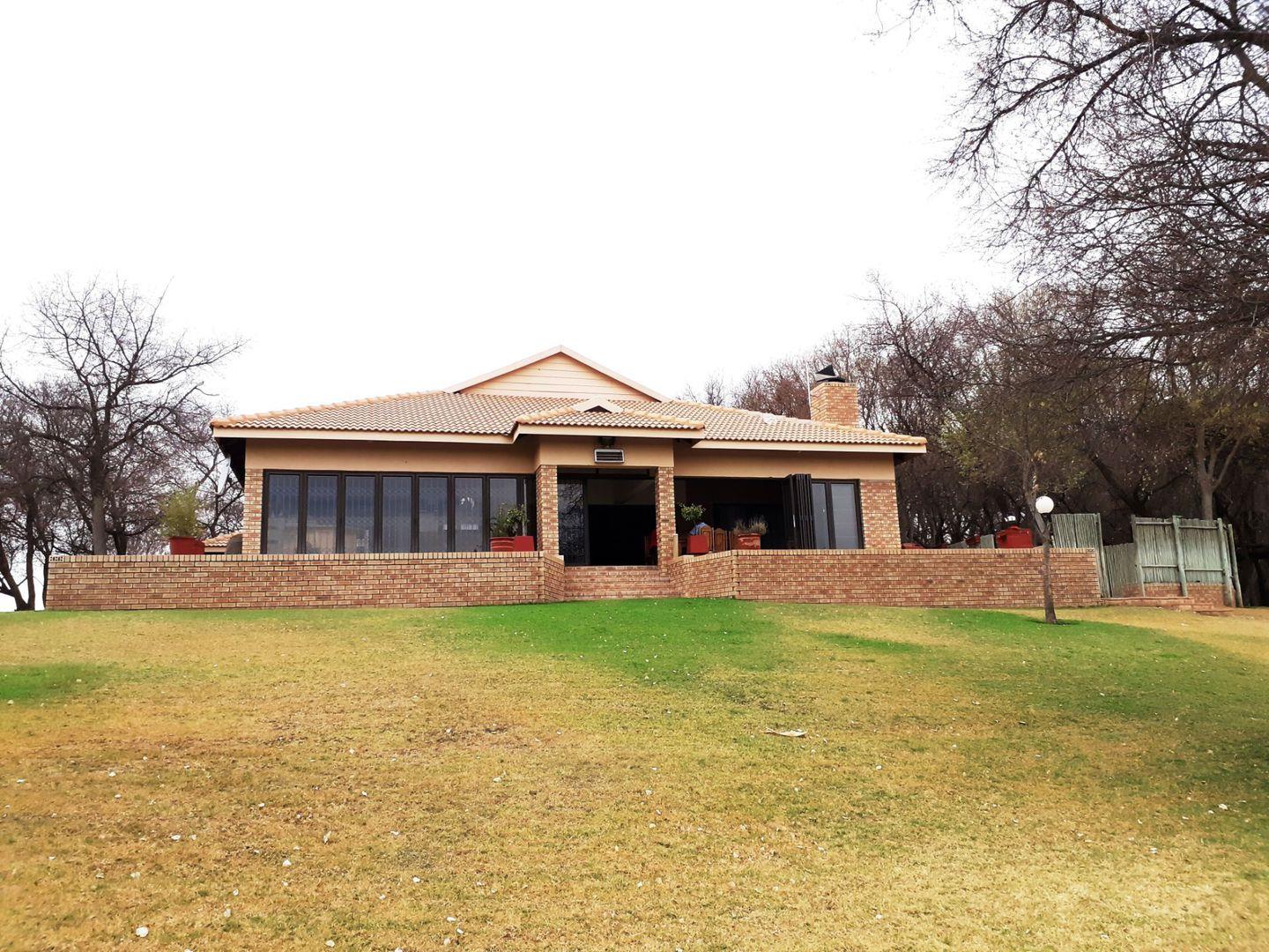 4 Bedroom House for sale in Renovaal P24107947265