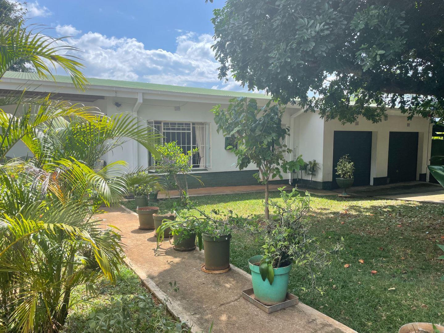 3 Bedroom House for sale in Barberton 4 Eekhout Street P24111225688