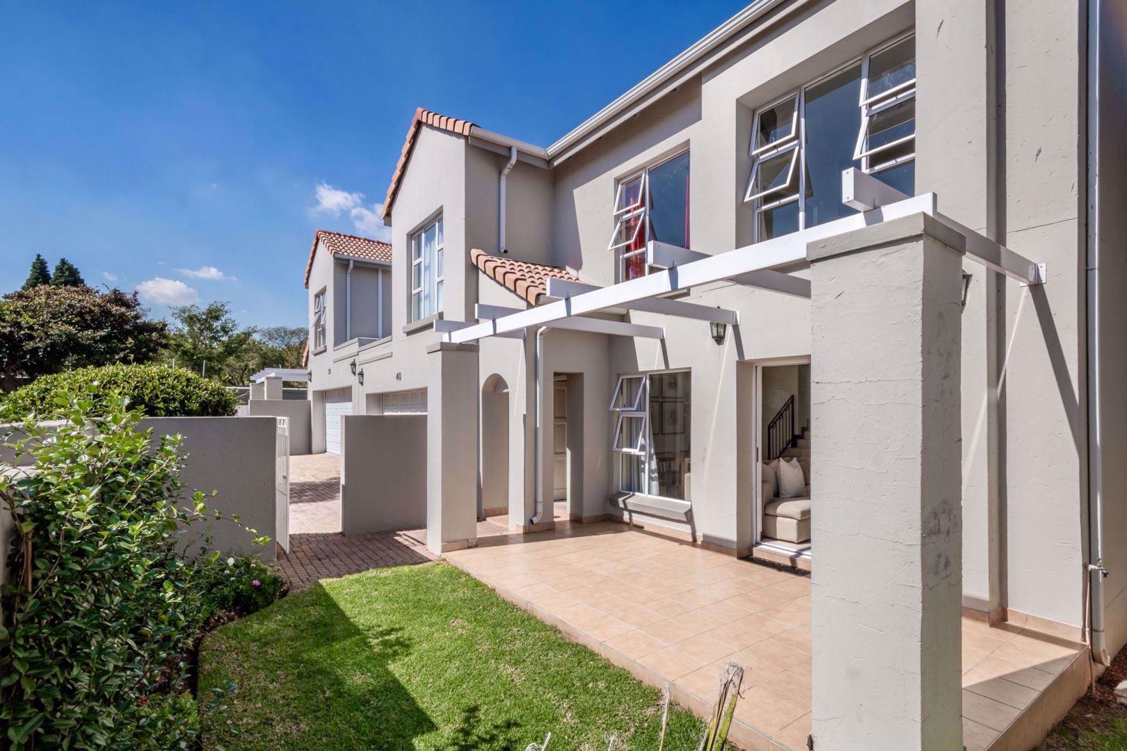 3 Bedroom Townhouse to rent in Eagle Canyon Golf Estate P24114910919