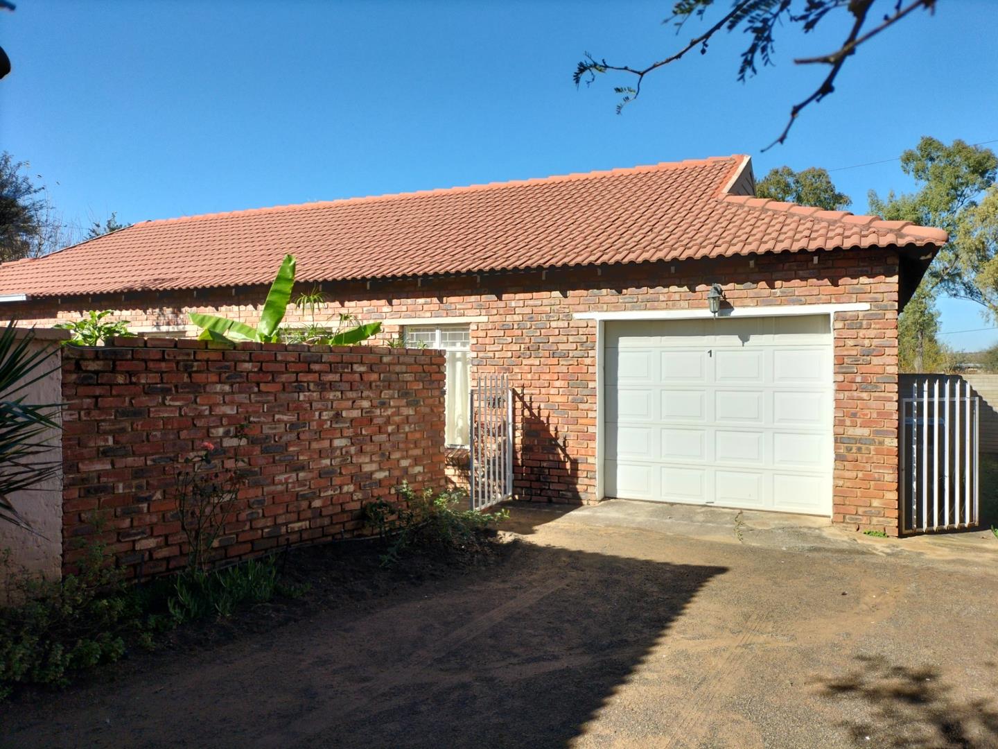 3 Bedroom Townhouse for sale in Orkney P24111303419