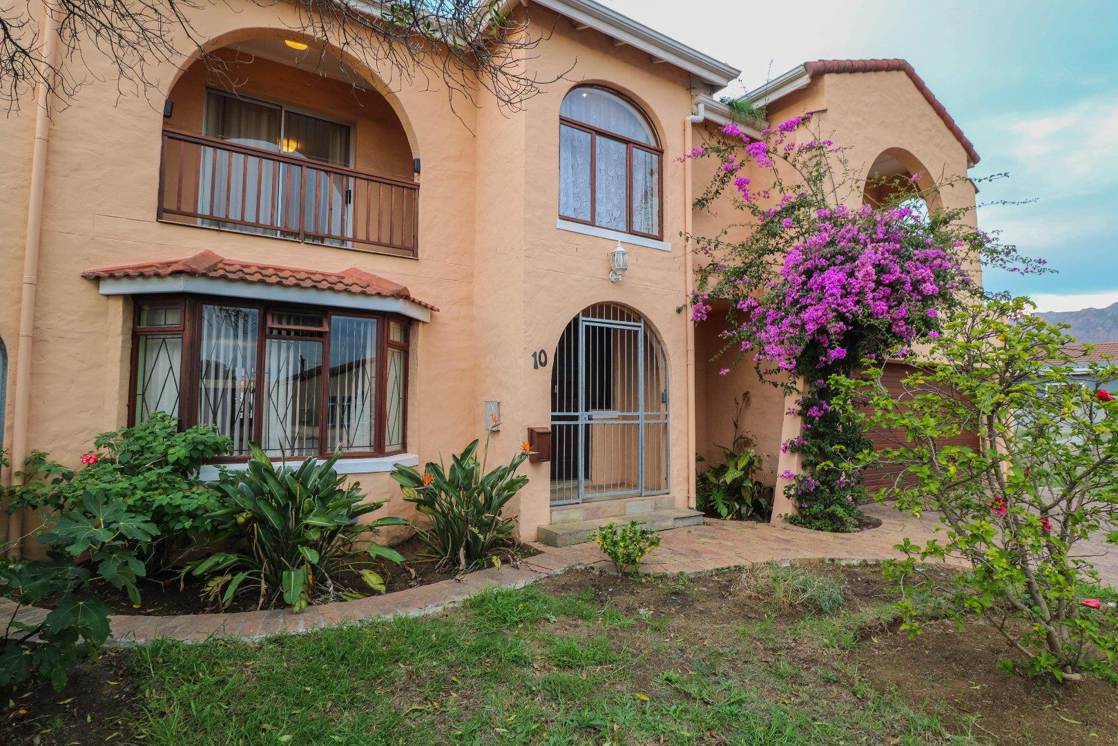 5 Bedroom House for sale in Southfork P24111309072