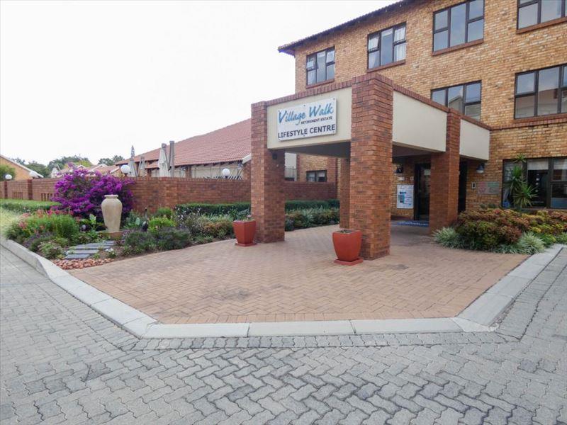 2 Bedroom Townhouse for sale in Brentwood Park 218 Village Walk ,kirschner Road , Brentwood