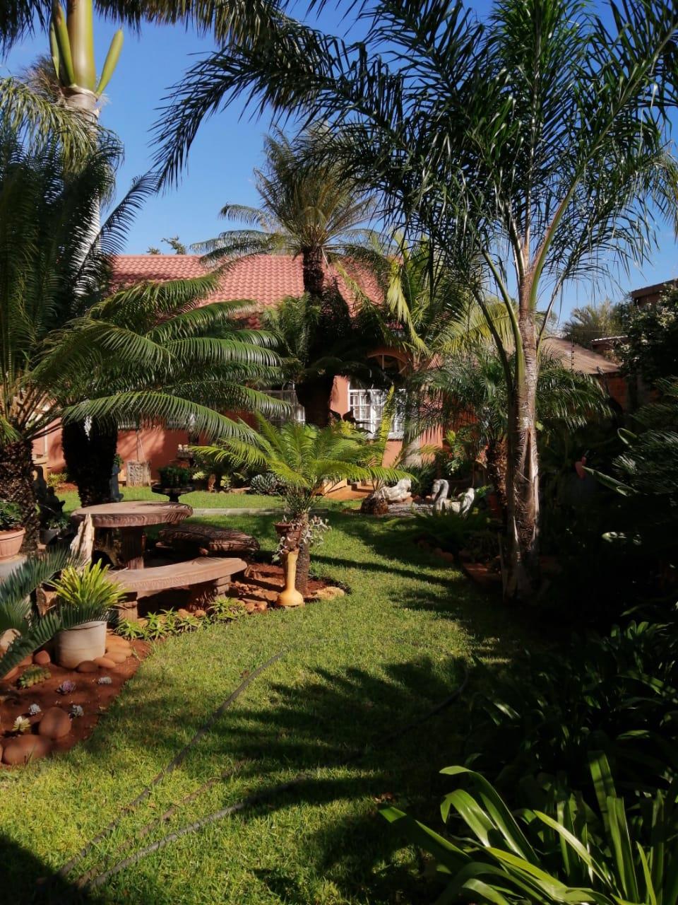 5 Bedroom House for sale in Impala Park P24111317083