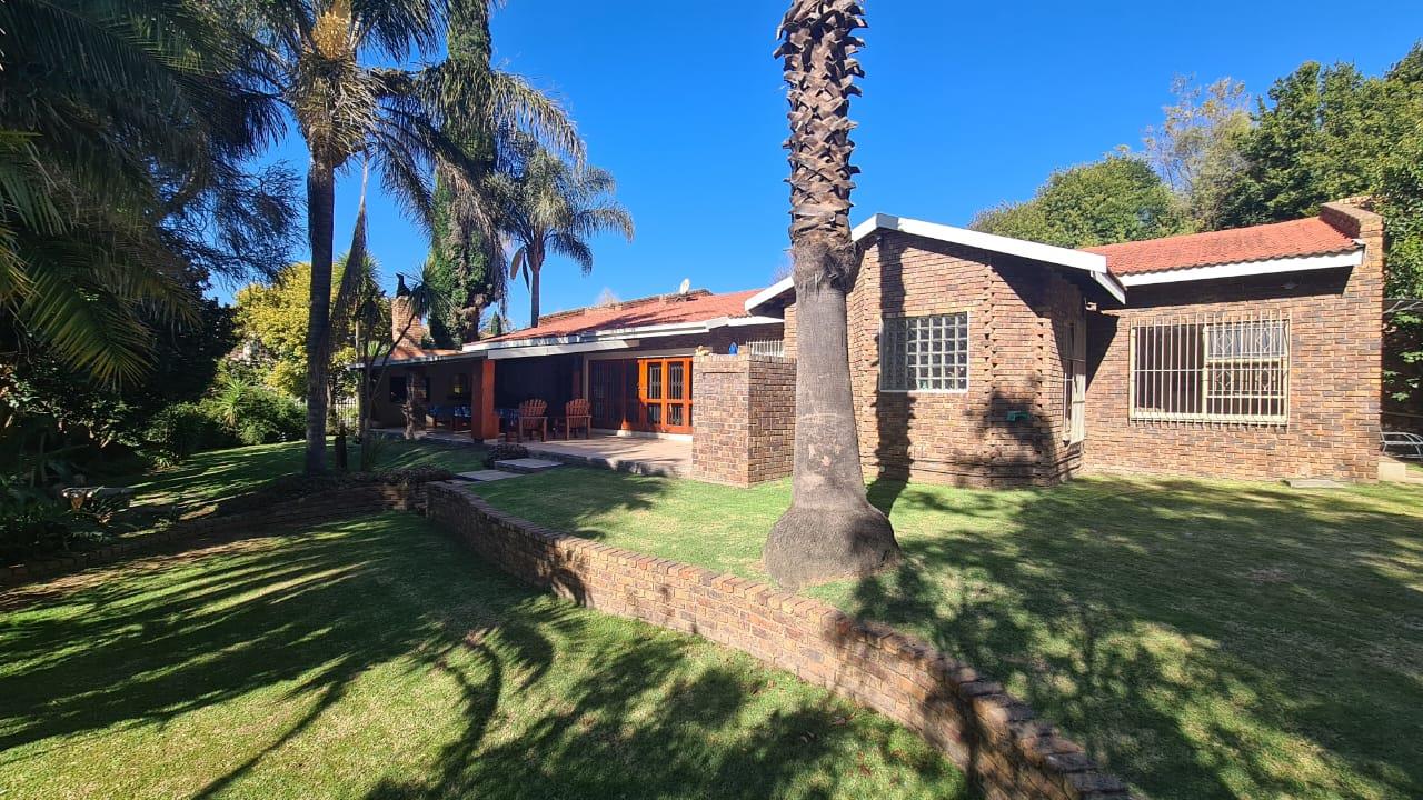 4 Bedroom House for sale in Die Heuwel P24111319289
