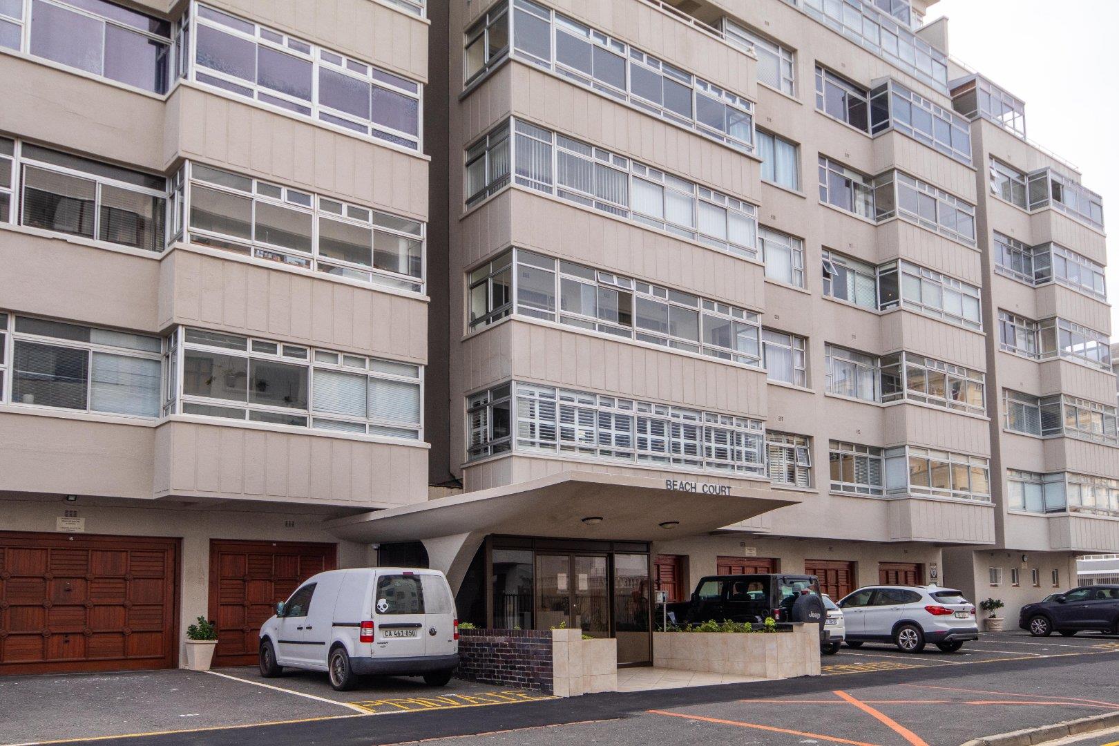 2 Bedroom Apartment / flat for sale in Sea Point 54 Beach Court