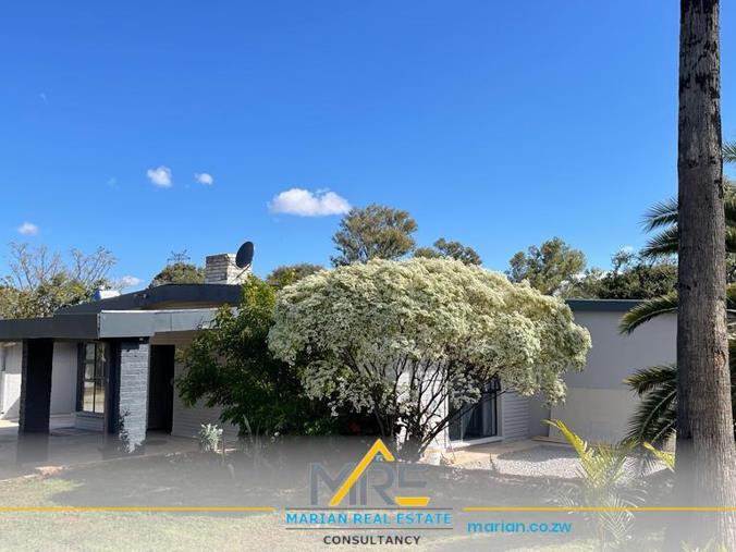 6 Bedroom House for Sale in Four Winds