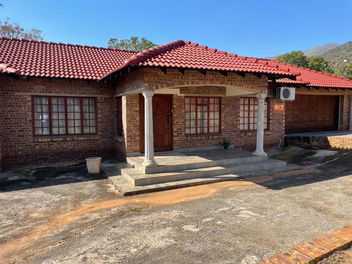 3 Bedroom House for sale in Barberton 30a De Villiers P24111335003