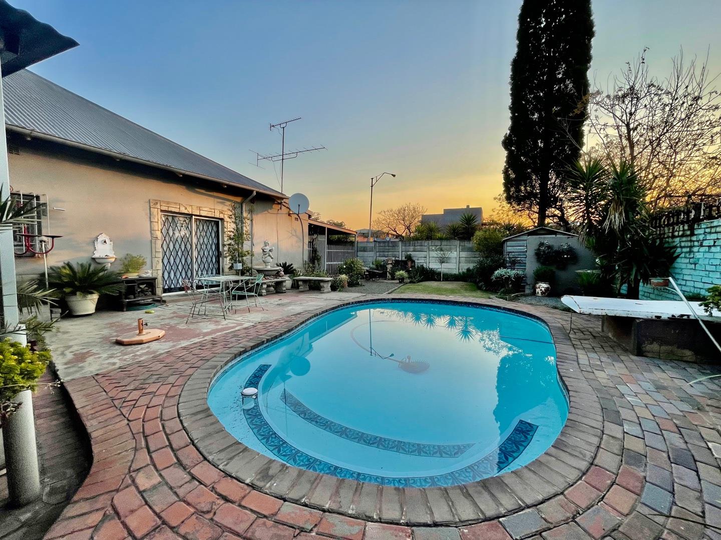 3 Bedroom House for sale in Vereeniging Central P24111335503