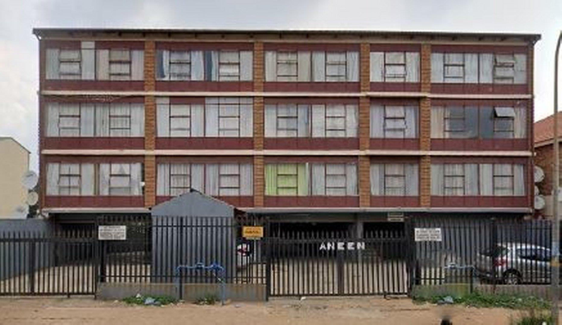 0.5 Bedroom Apartment / flat for sale in Kempton Park Central P24