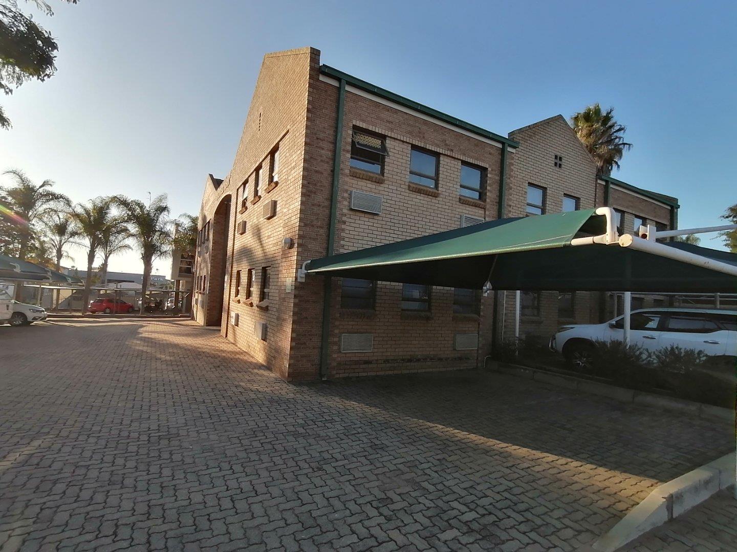 Commercial property for sale in Hampton Court P24111353919