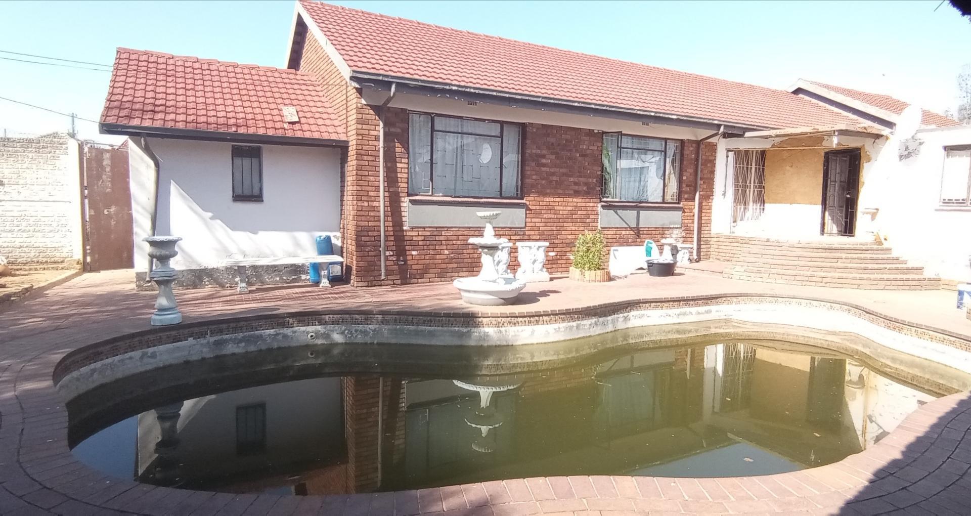 3 Bedroom House for sale in Birchleigh North 16 Natasha St P24