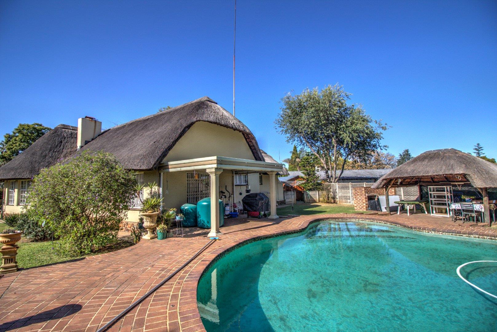 3 Bedroom House for sale in Glen Marais 7 De Ridder Avenue P24