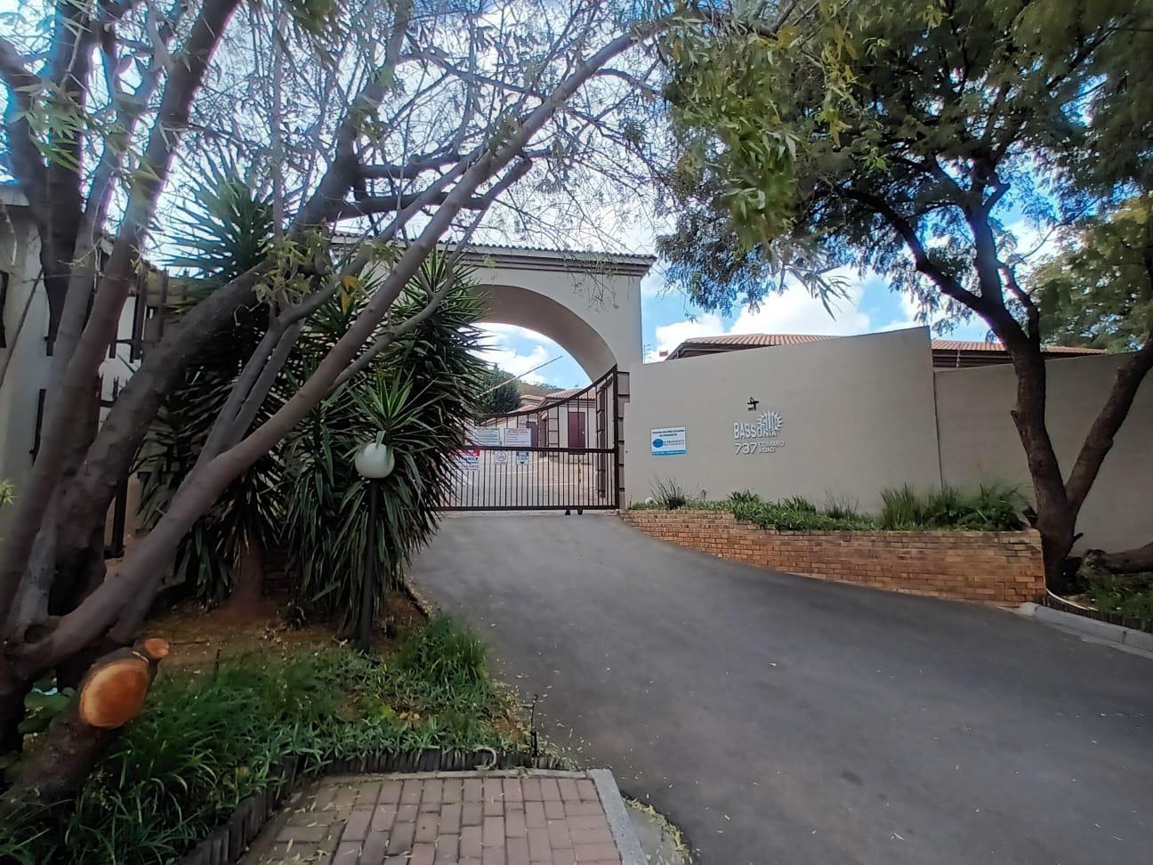 3 Bedroom Townhouse to rent in Bassonia P24111394094