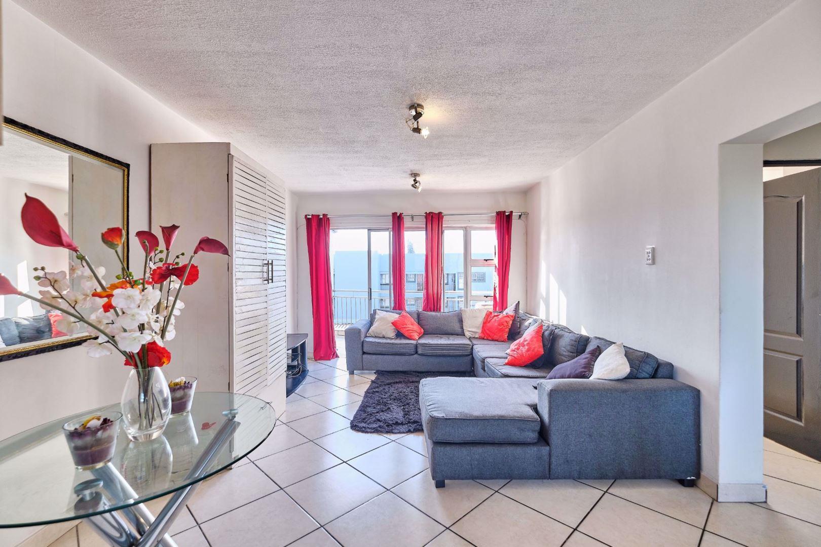 2 Bedroom Apartment / flat for sale in Athlone Park P24113494161