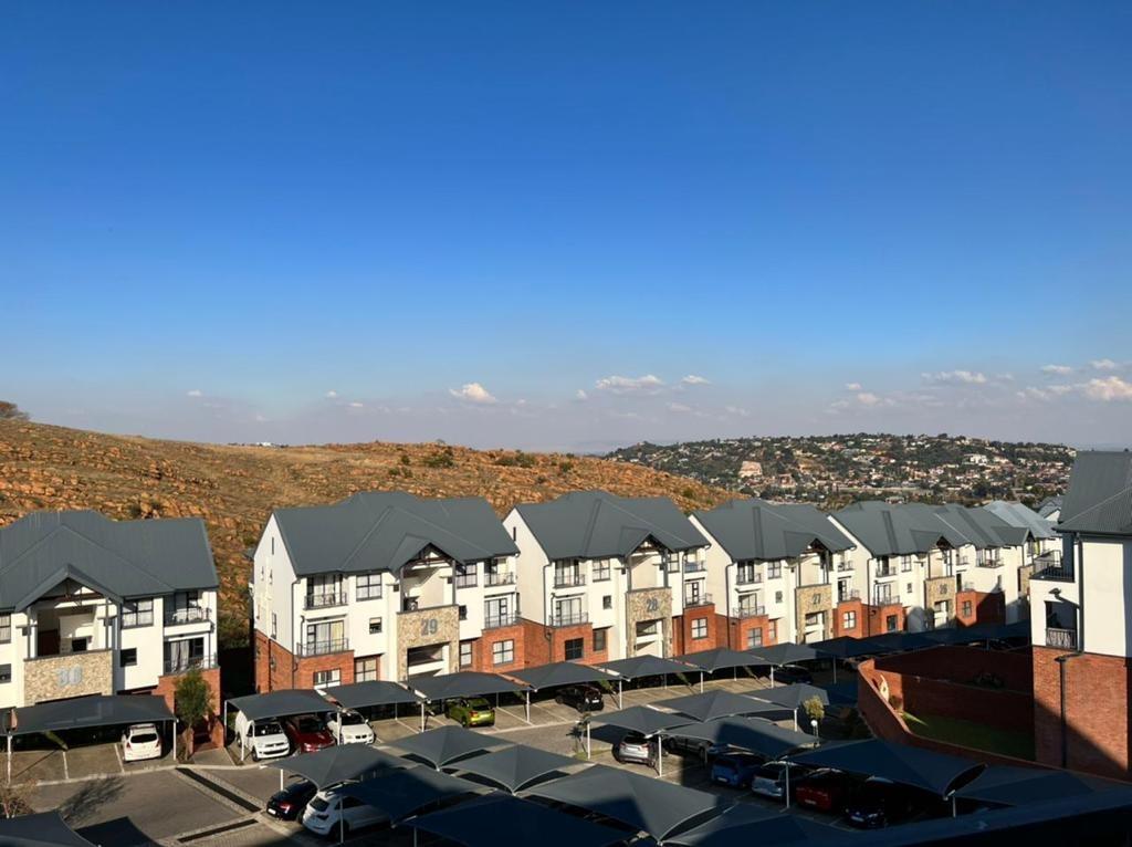 Oakdene, Johannesburg Property Townhouses for sale in Oakdene