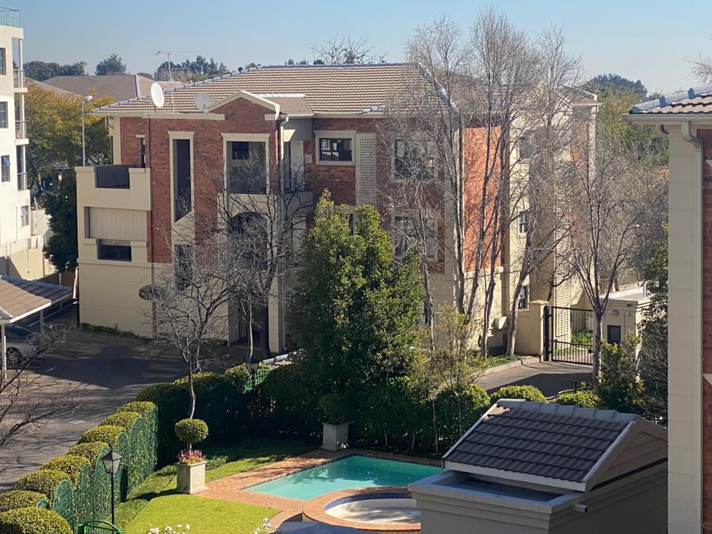 2 Bedroom Apartment / flat for sale in Bryanston 6 Culross Road P24