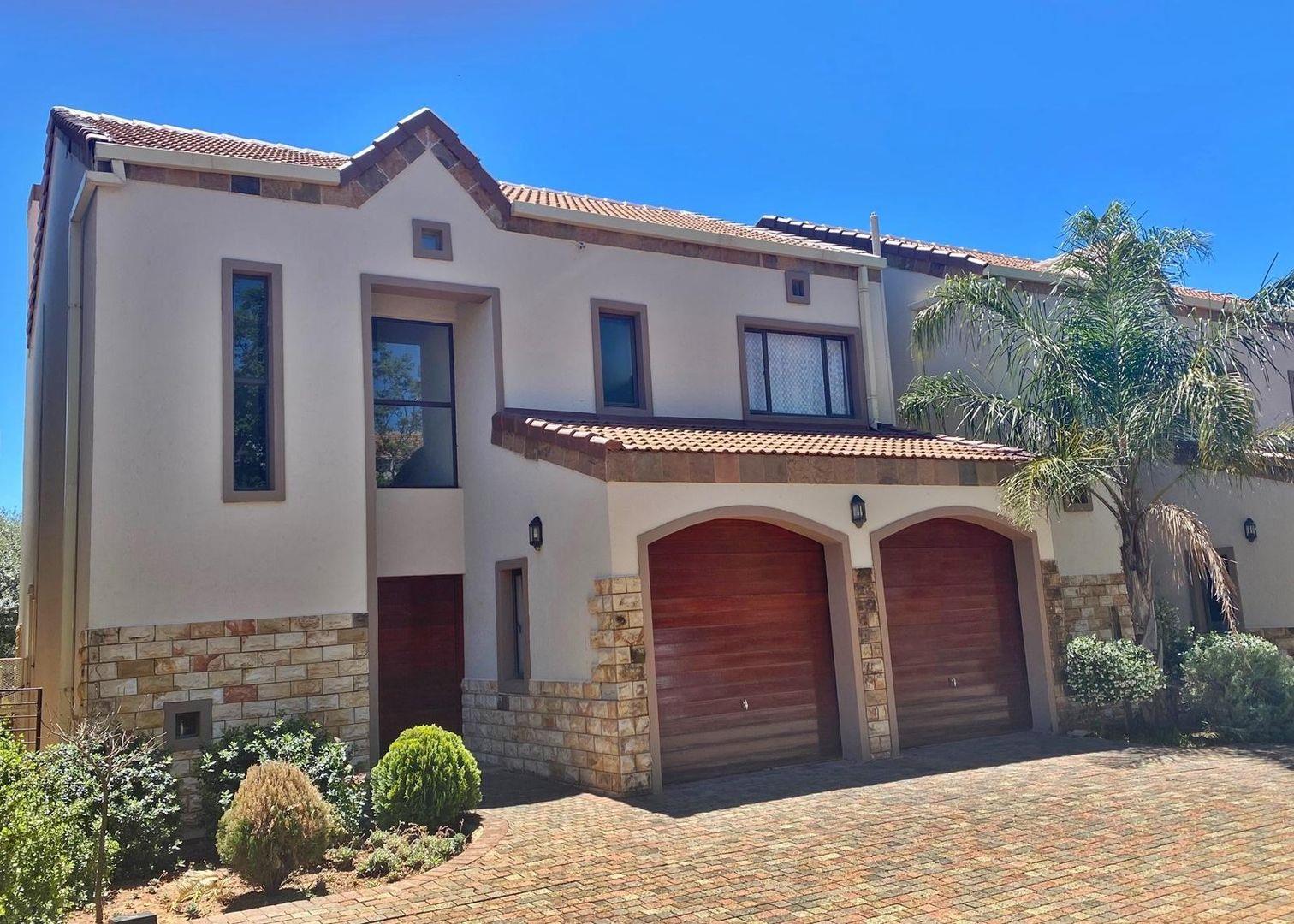 3 Bedroom Townhouse for sale in Woodland Hills Wildlife Estate P24