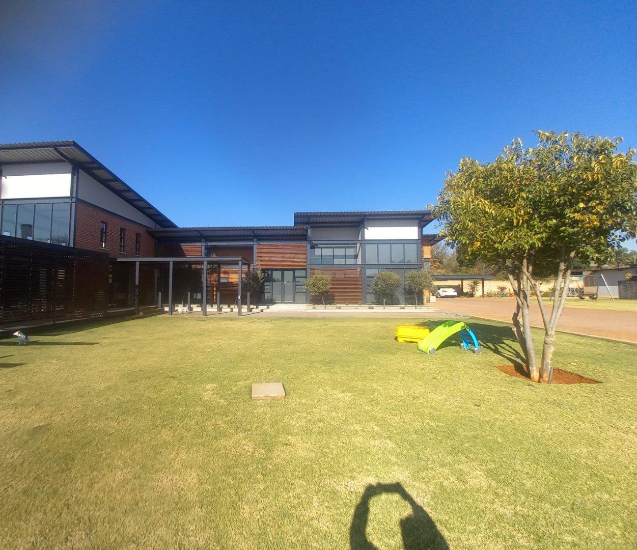 4 Bedroom House for sale in Heatherdale AH P24111465186