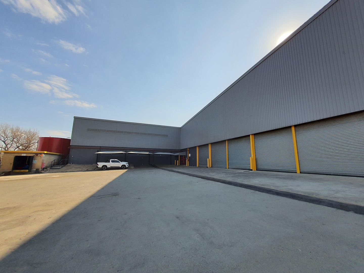 Industrial property for sale in Jupiter 5 Lower Germiston Road P24
