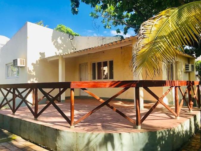 2 Bedroom House for Sale in Praia do Tofo