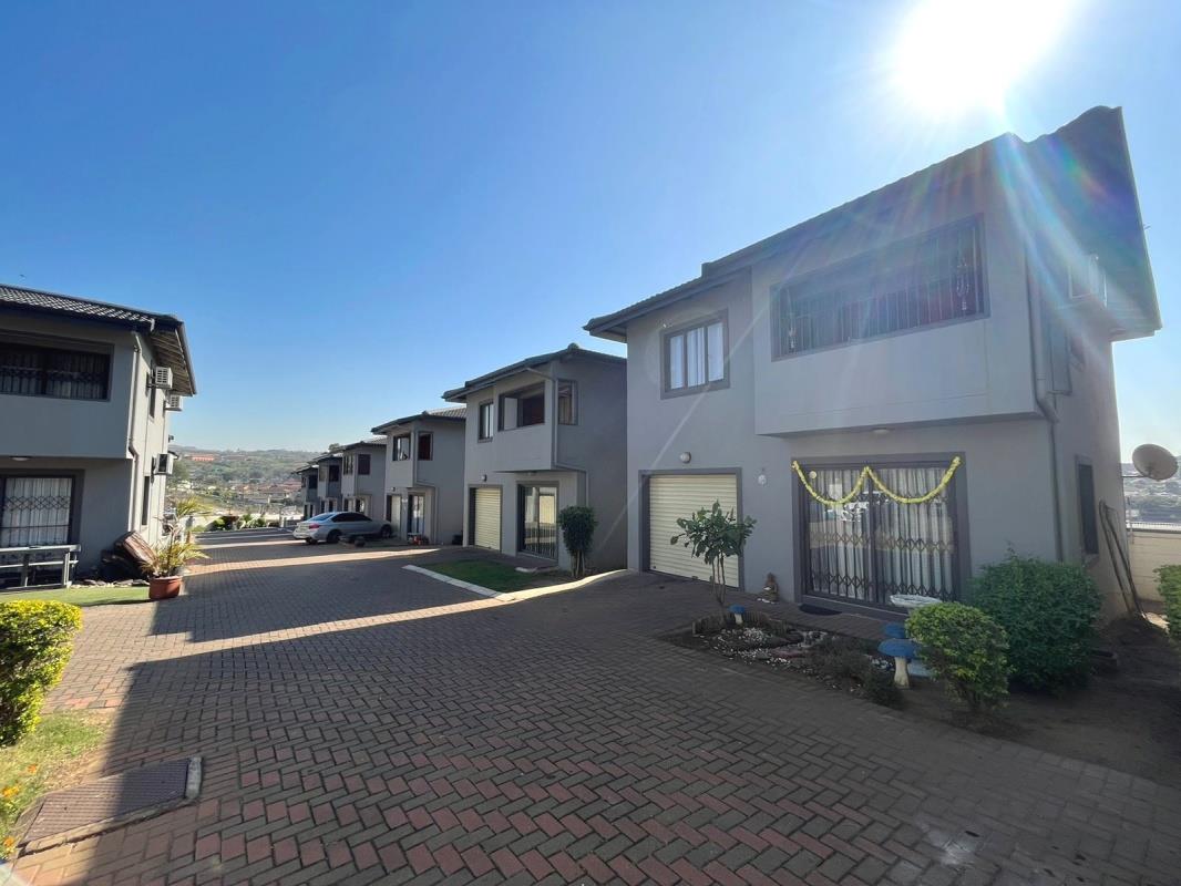 3 Bedroom Townhouse for sale in Tongaat Central 2 Ramiah Drive P24