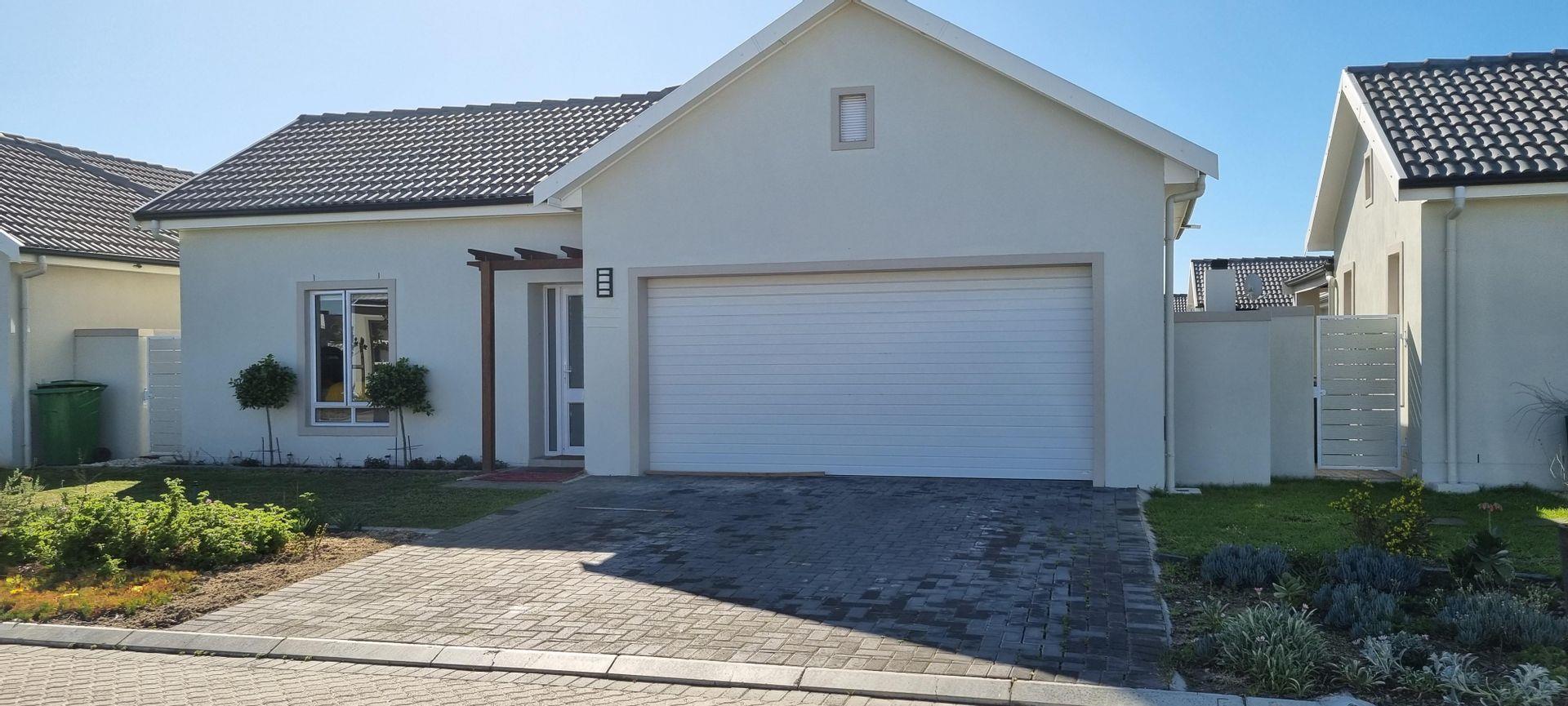 3 Bedroom House for sale in Stonewood Security Estate P24111516403