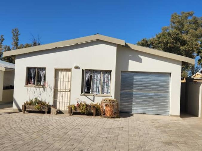 5 Bedroom House for Sale in Okahandja Central