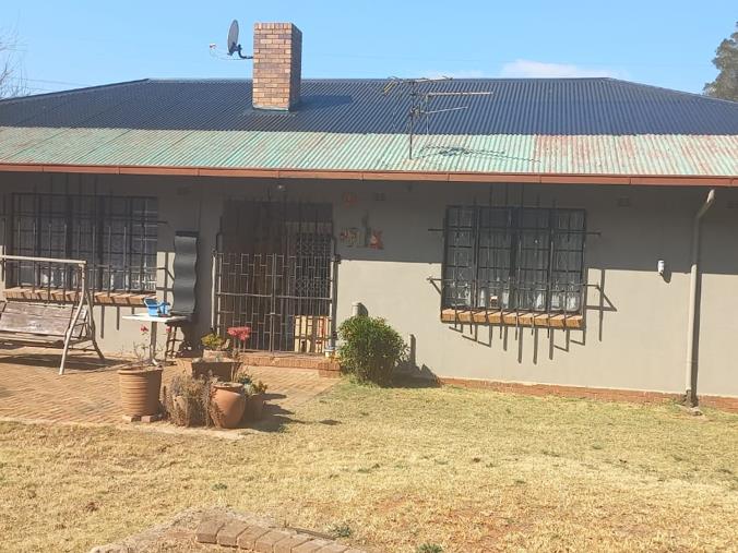 4 Bedroom House for Sale in Simmerfield