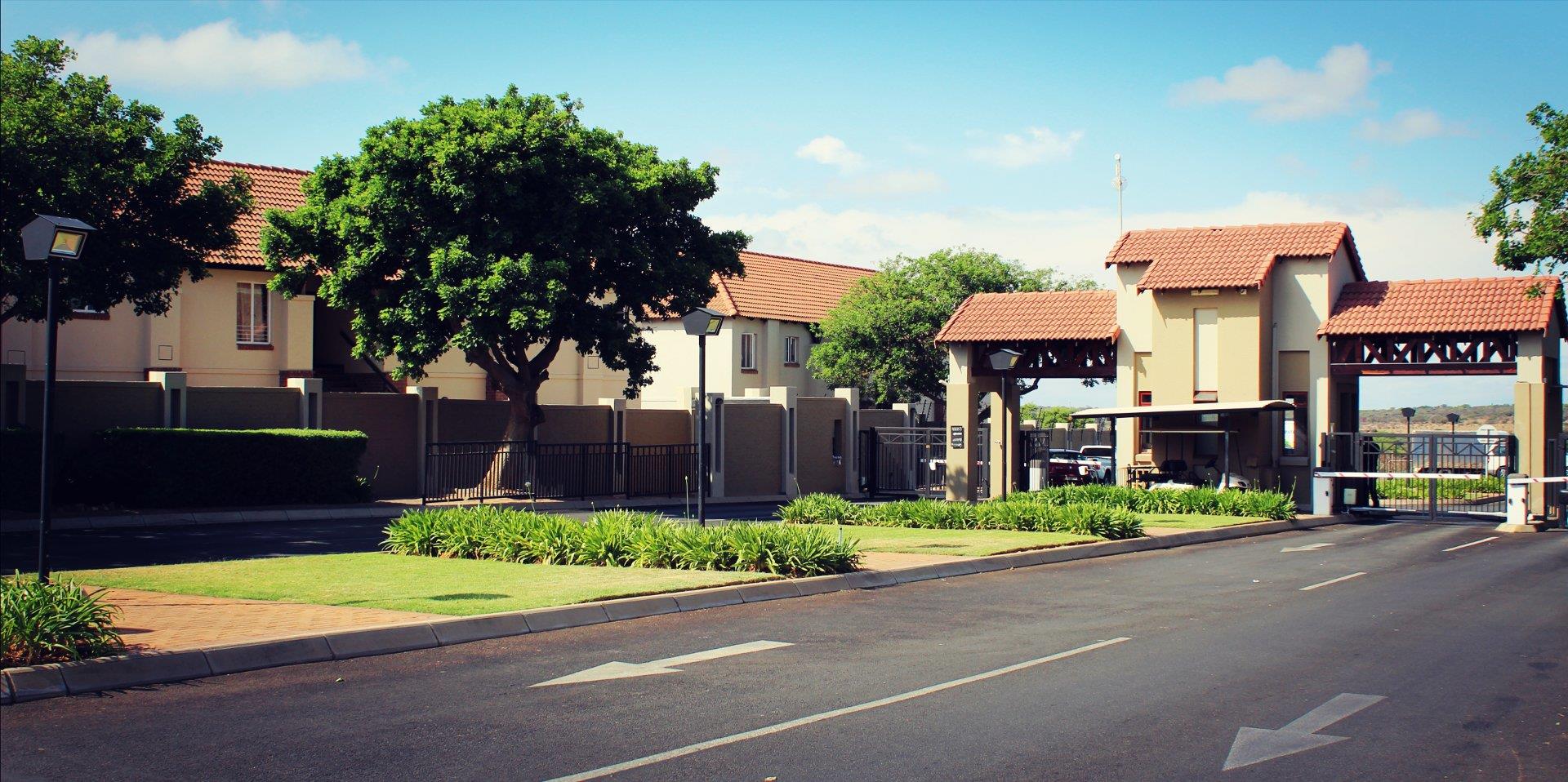 3 Bedroom Townhouse for sale in Bendor Imbali, Northview Estate P24