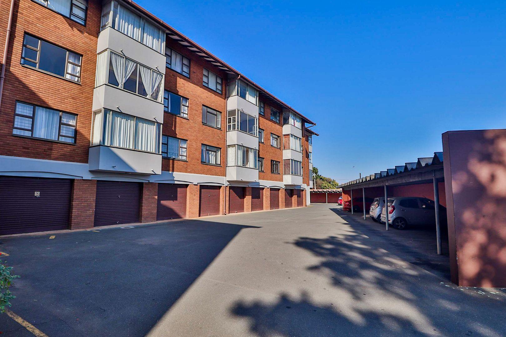 2 Bedroom Apartment / flat for sale in Illovo Beach P24111805862