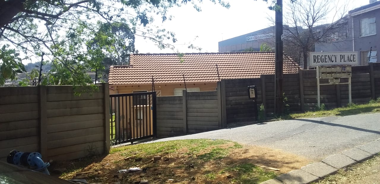 Lombardy East Property Townhouses for sale in Lombardy East