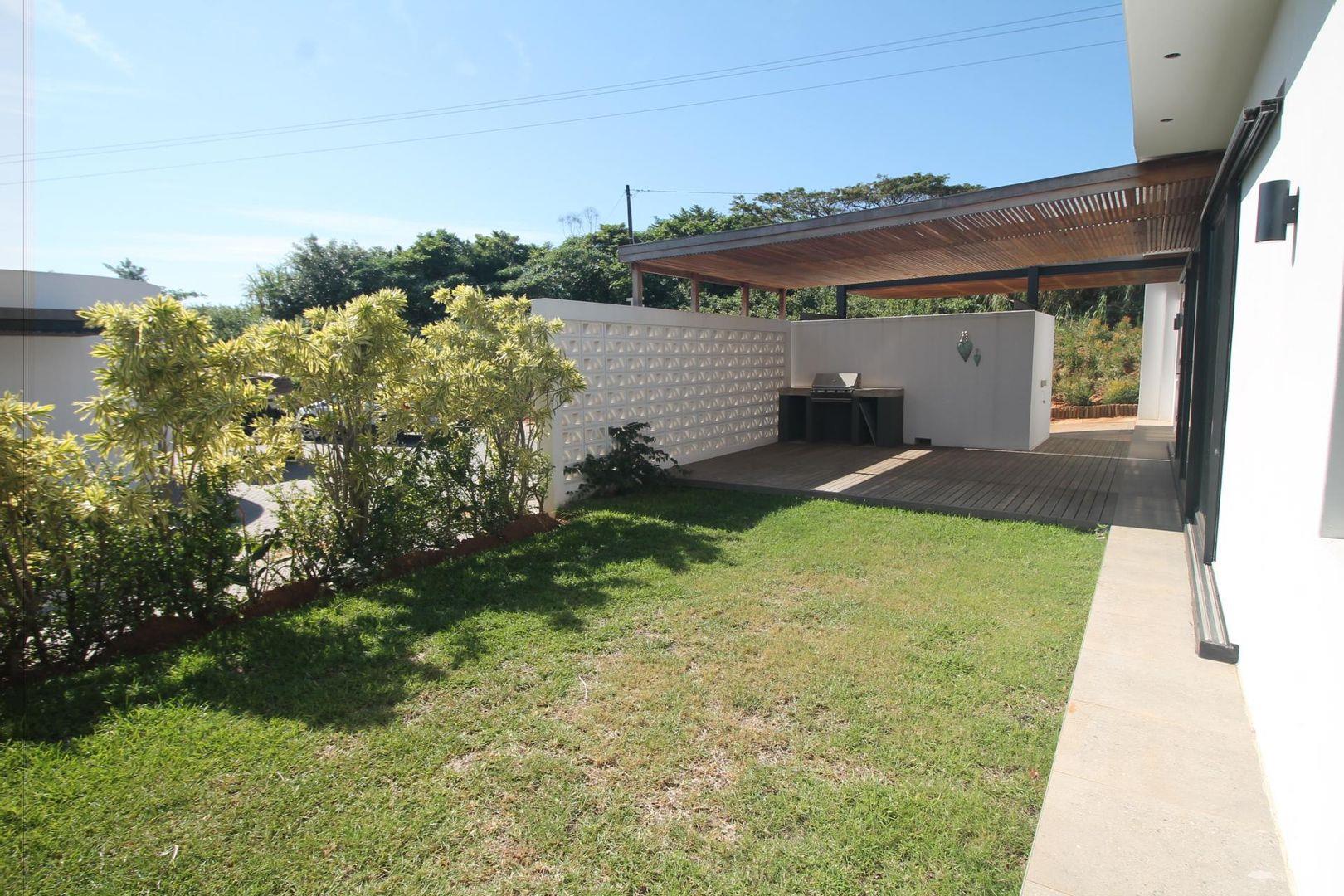 2 Bedroom Townhouse for sale in Sheffield Beach P24112010613