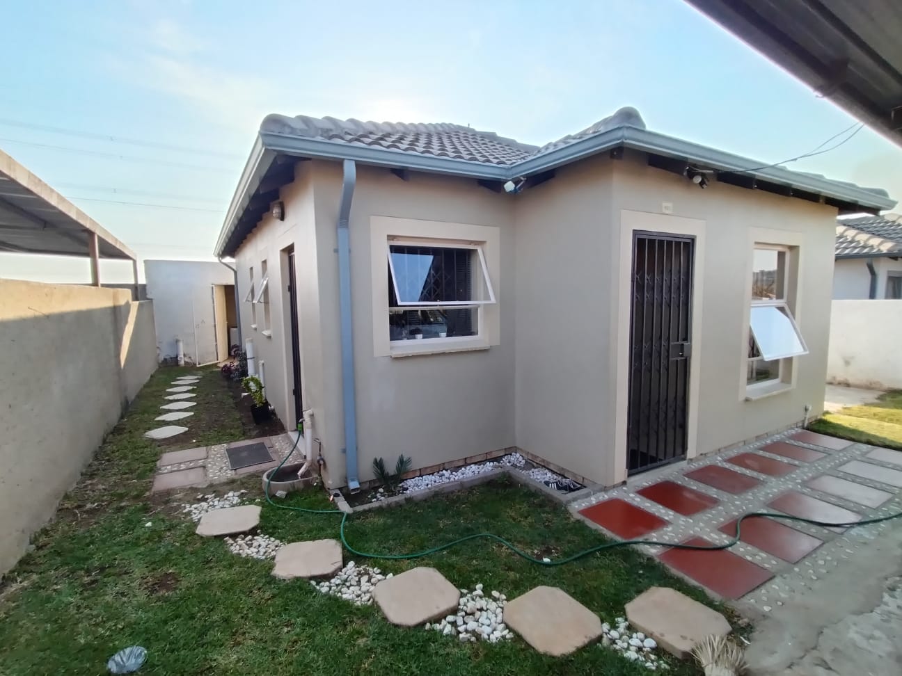 3 Bedroom House for sale in Riverside View P24111569304