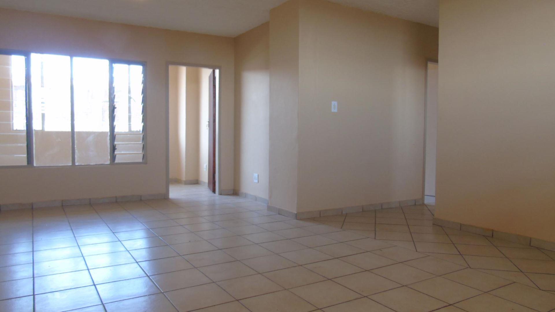 3 Bedroom Apartment / flat for sale in Silverton P24111570445