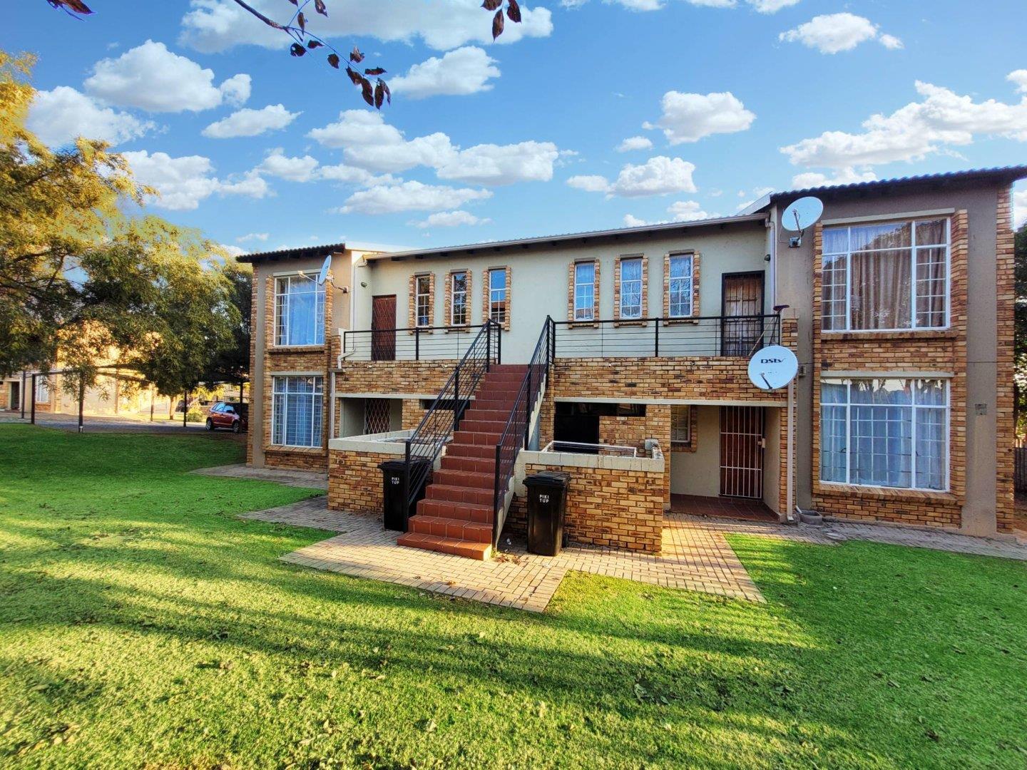 Apartments / flats to rent in Roodepoort Roodepoort Property