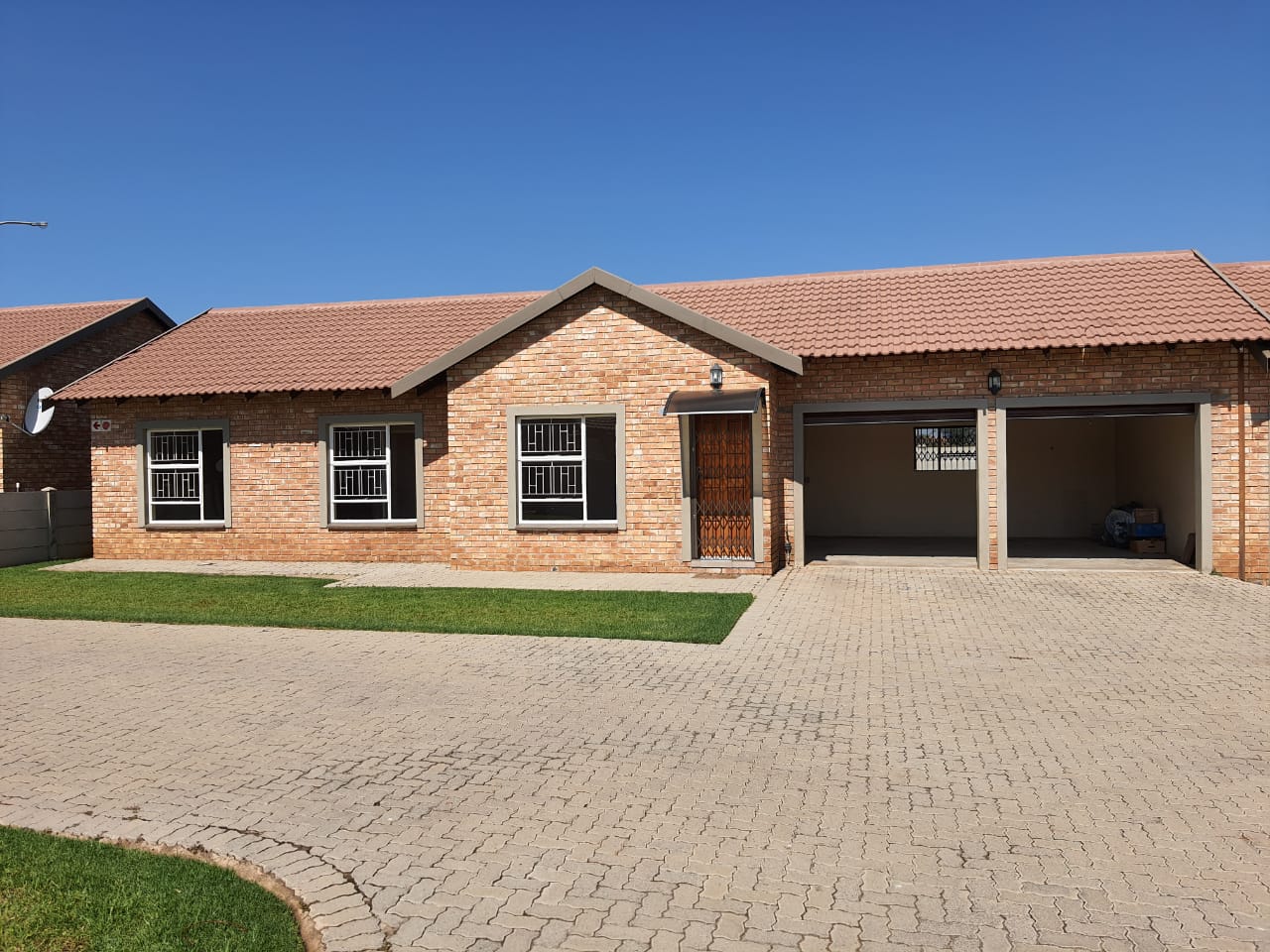 3 Bedroom Townhouse for sale in Riversdale P24113884461