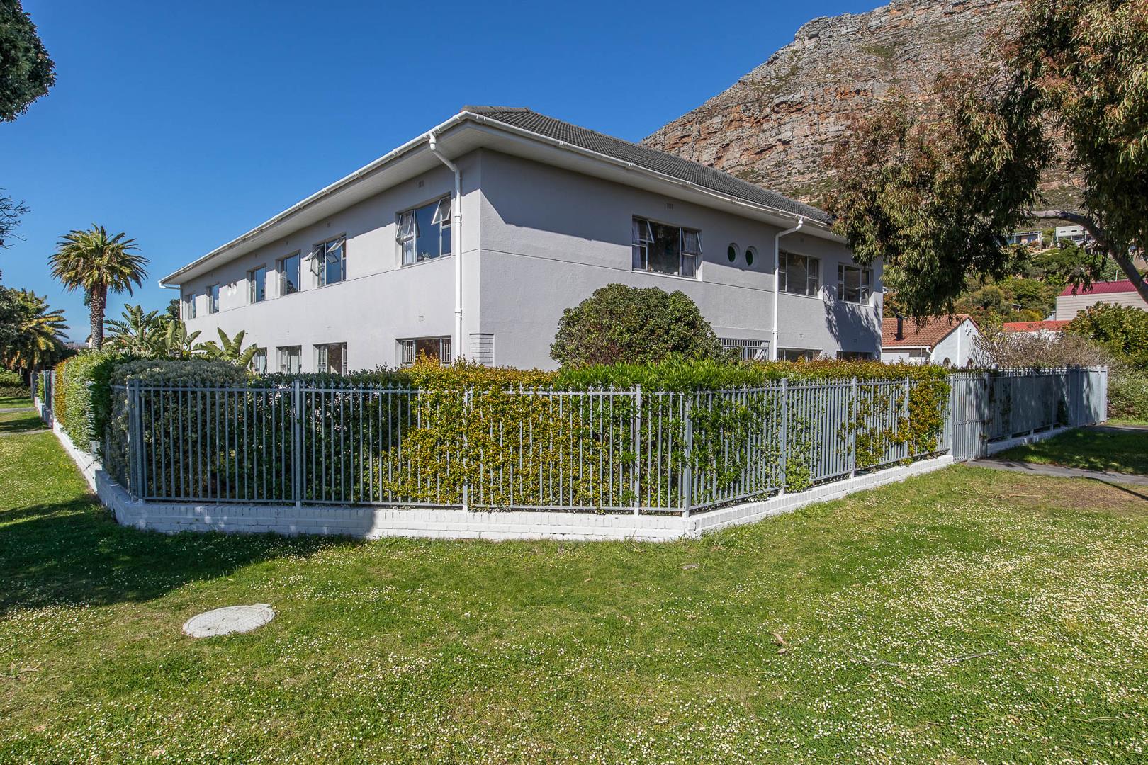Lakeside, Cape Town Property Apartments / flats for sale in Lakeside
