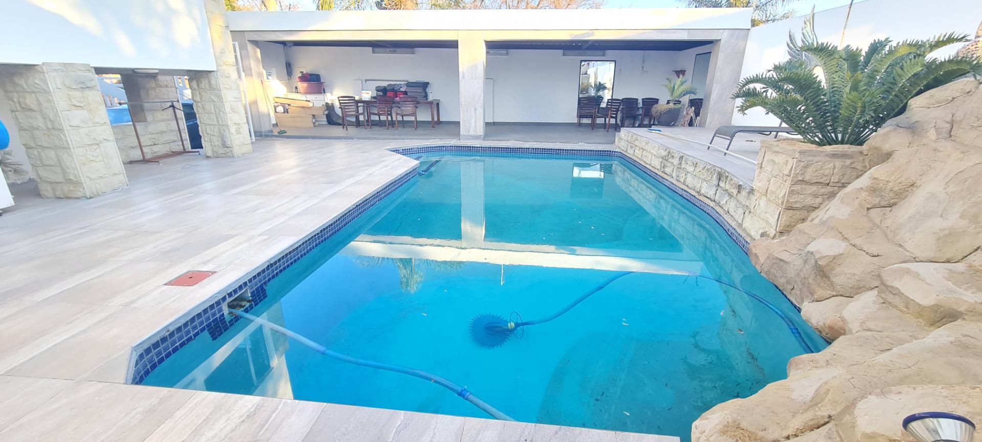 4 Bedroom House for sale in Malvern East P24111616384