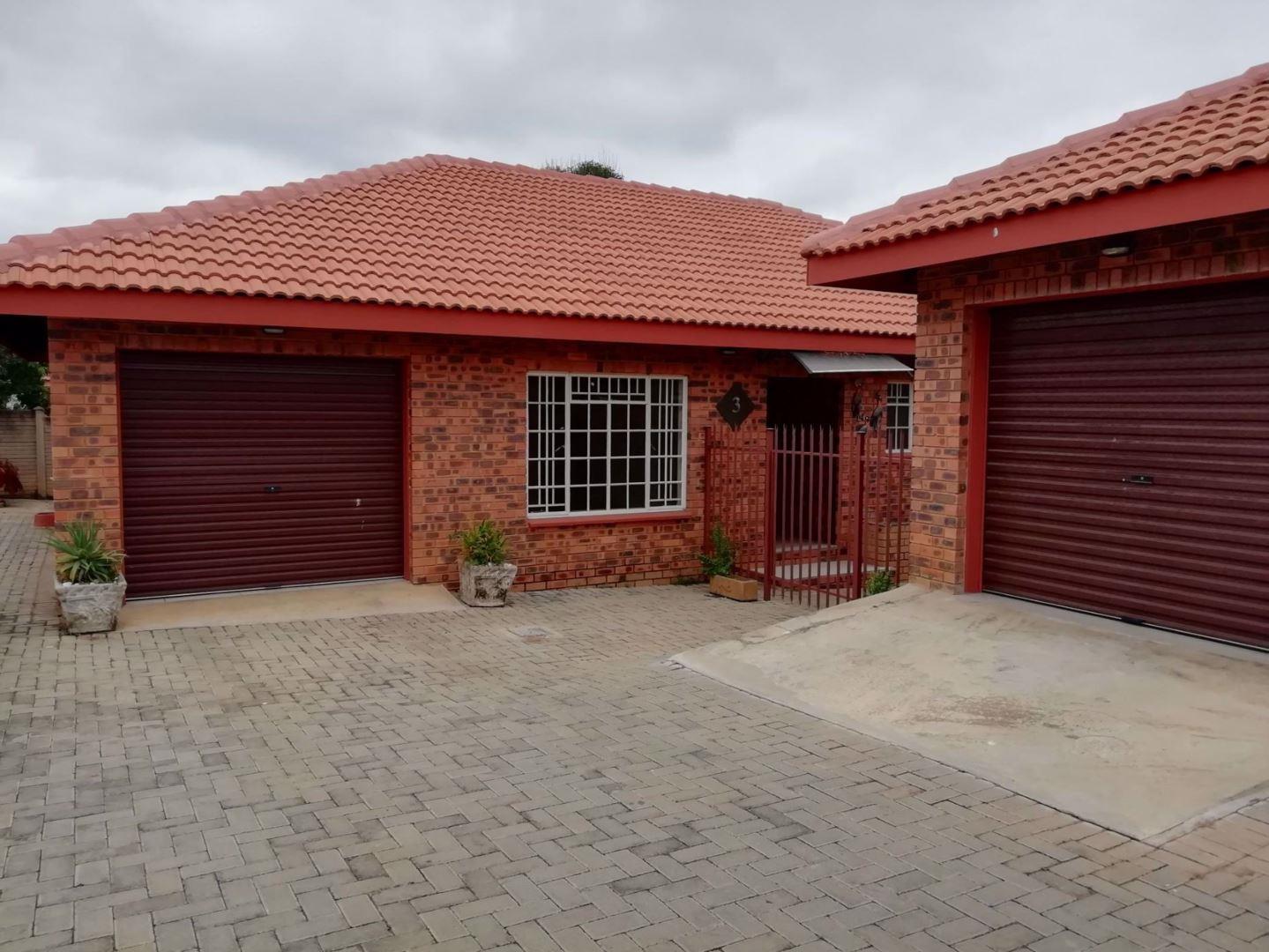 12 Bedroom Townhouse for sale in Lydenburg P24111622151