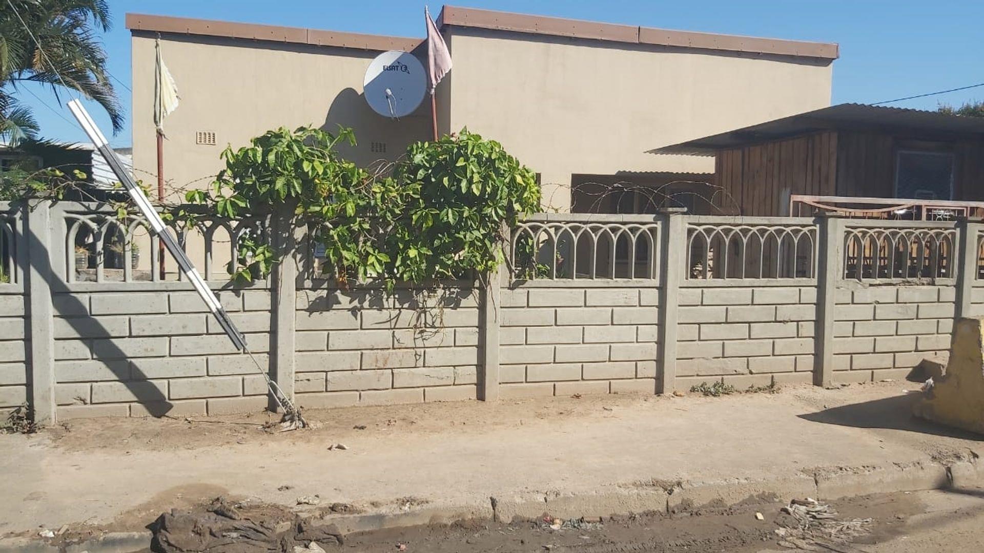 3 Bedroom House for sale in Clairwood P24111311521