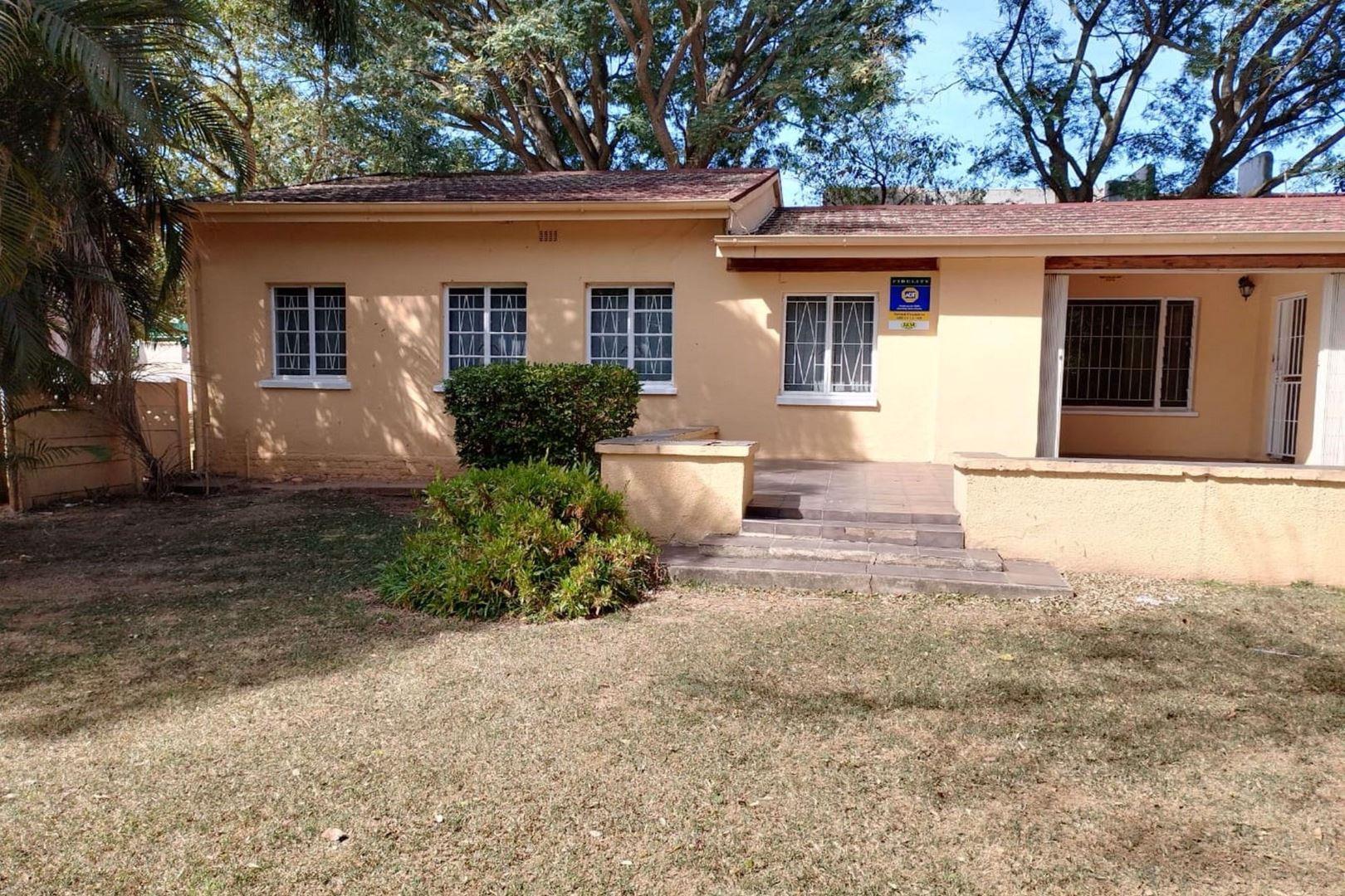 Commercial property to rent in White River Central P24111634424