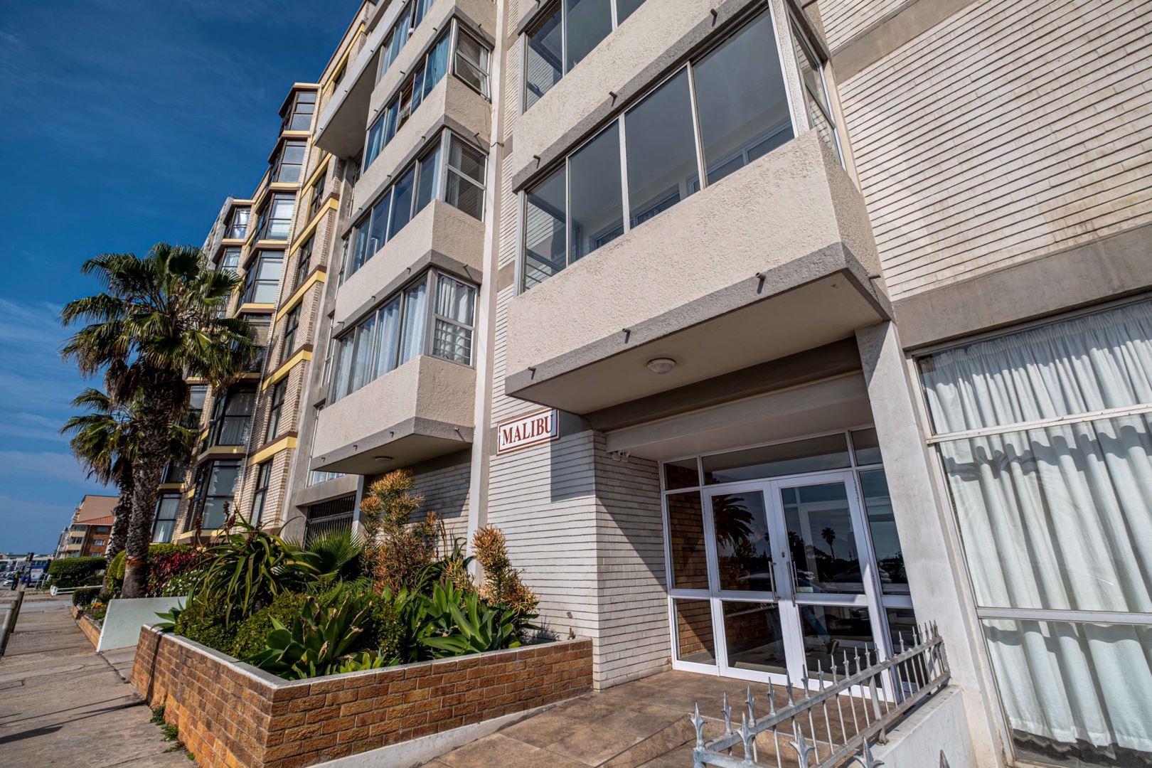 3 Bedroom Apartment / flat for sale in Humewood 13 Beach Road P24111636313