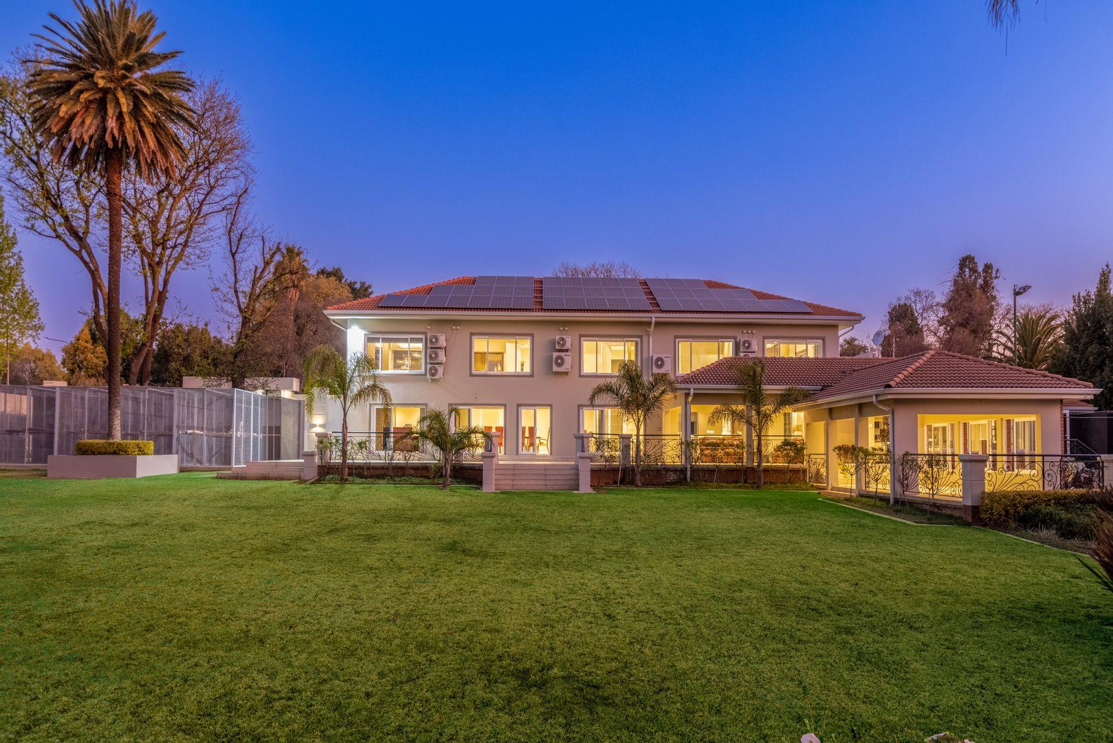 5 Bedroom House for sale in Houghton Estate P24111507807