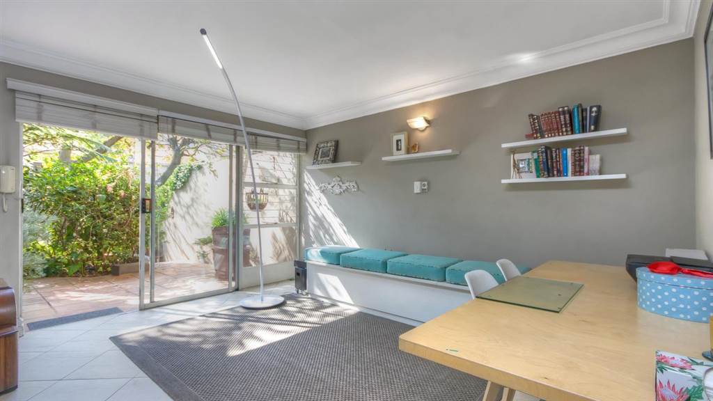 3 Bedroom Townhouse for sale in Killarney Killarney Village,245th