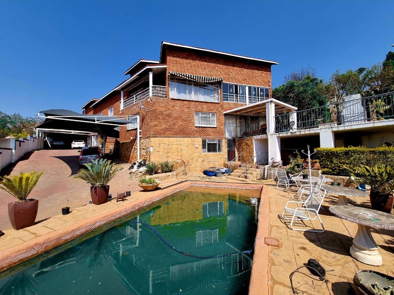 6 Bedroom House for sale in Murrayfield Theuns P24111657901