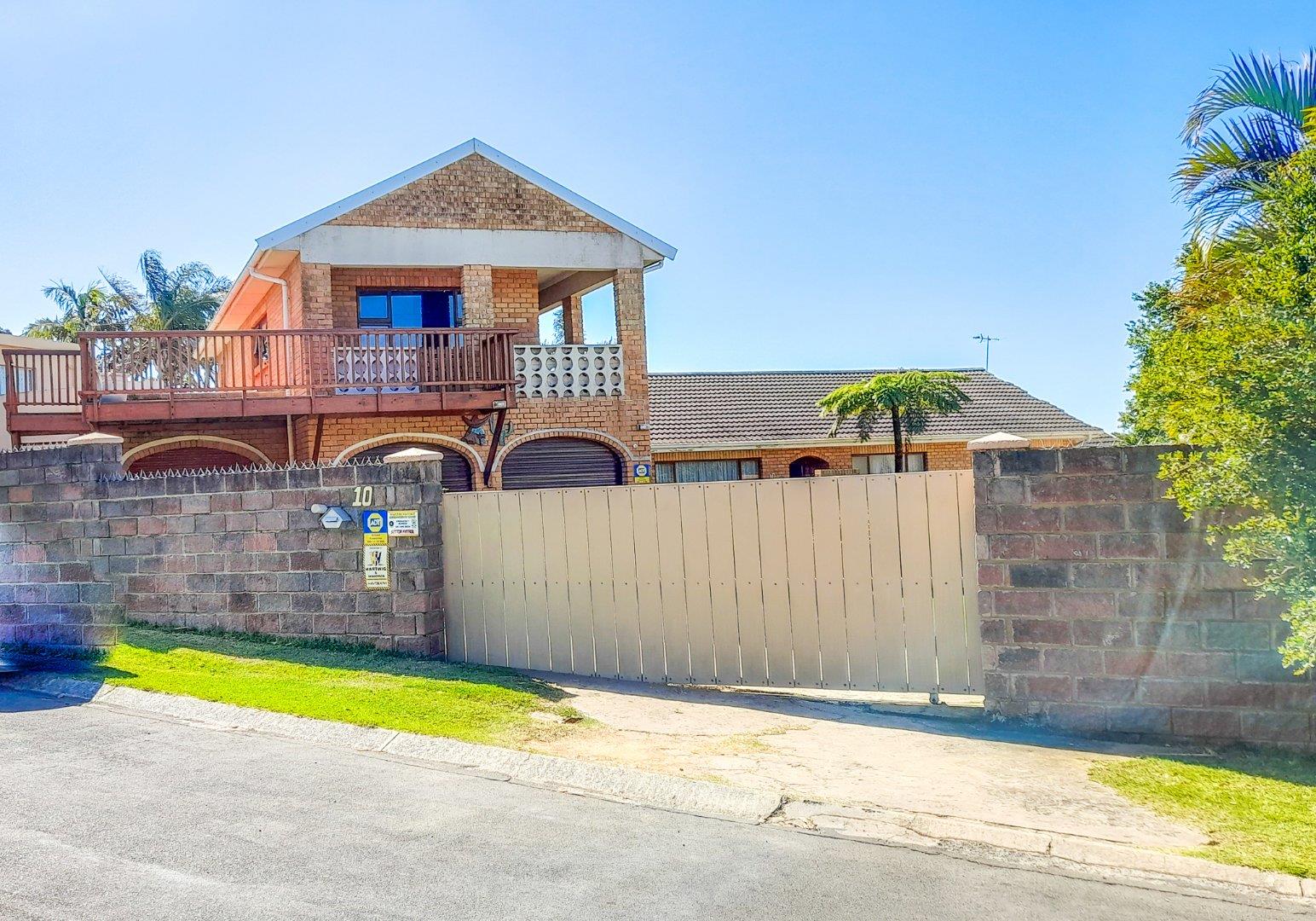 3 Bedroom House for sale in Gonubie P24111678705