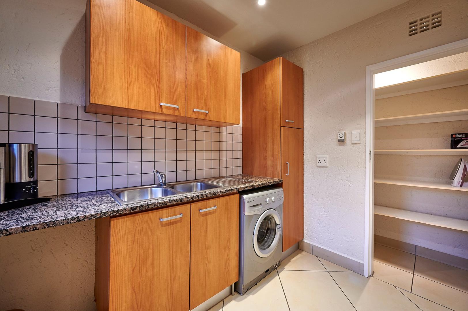 4 Bedroom House for sale in Sandown P24111704275