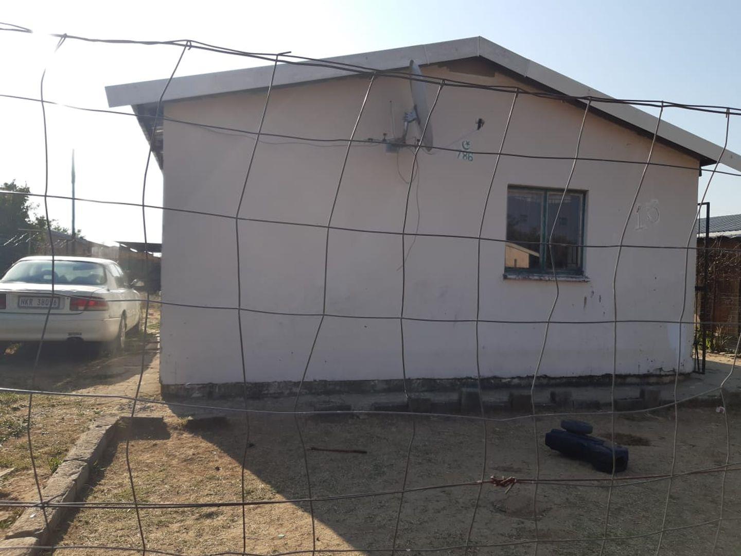 3 Bedroom House for sale in Acaciaville P24111707544