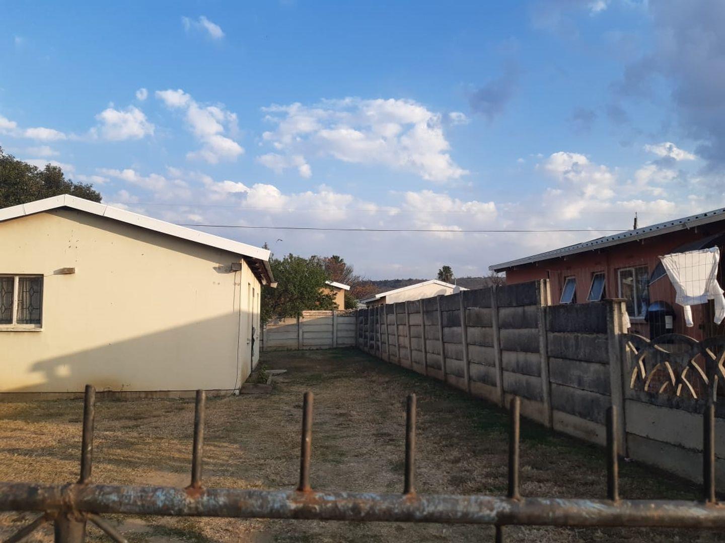 2 Bedroom House for sale in Acaciaville P24111562159